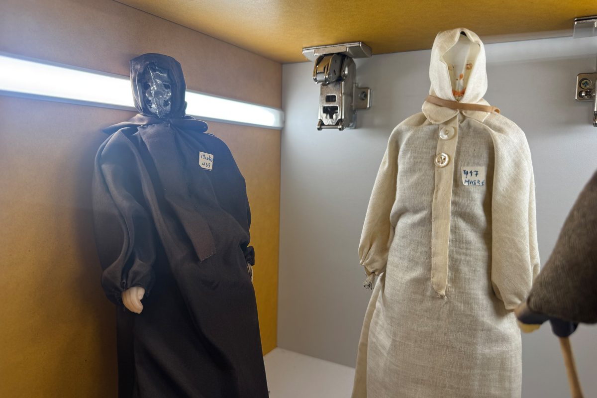 Masken bei der Karnevalsausstellung im Eupener Stadtmuseum