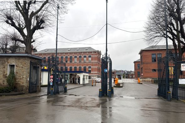 Einfahrt zur FN-Fabrik in Herstal