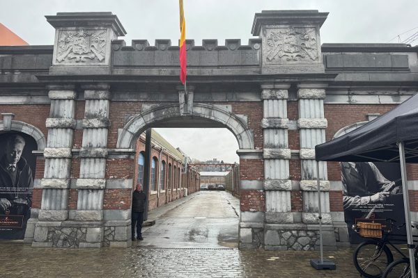 Einfahrt zur FN-Fabrik in Herstal