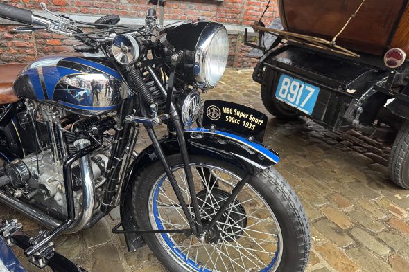 Altes Motorrad von FN Herstal