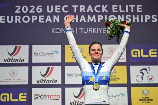 Lotto Kopecky nach ihrem Sieg beim Ausscheidungsrennen der Bahnrad-EM