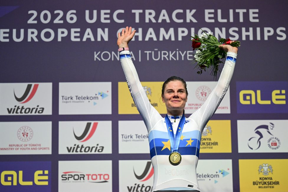 Lotto Kopecky nach ihrem Sieg beim Ausscheidungsrennen der Bahnrad-EM