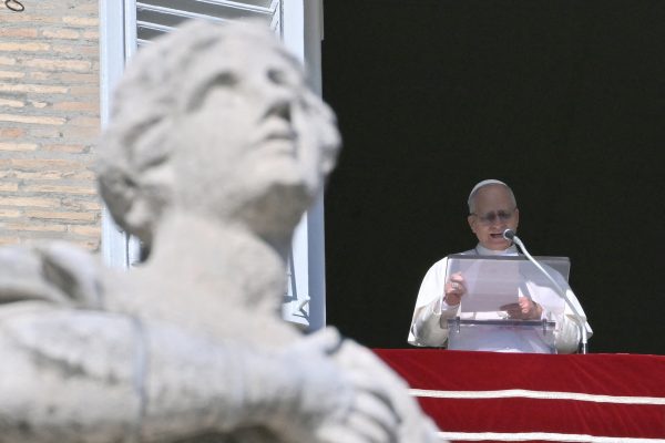 Papst Leo XIV. beim Sonntagsgebet