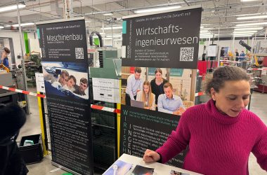 Informationsstände bei der Lichternacht der Technik