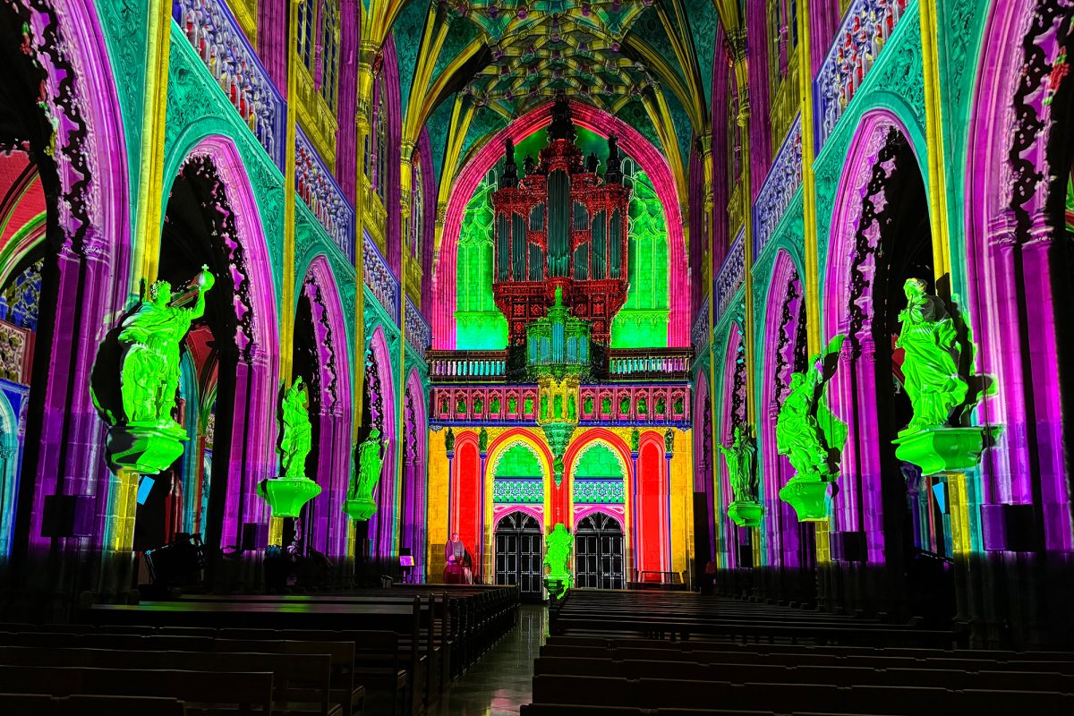 "Le Secret": Lichtershow in der Lütticher Kirche Saint-Jacques