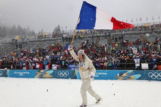 Océane Michelon hot Gold beim Biathlon-Massenstart der Damen
