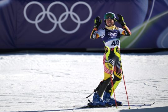 Kim Vanreusel zieht am Ende des ersten Durchgangs den Helm ab