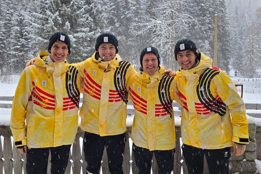 Marek Mackels, Florent Claude, Thierry Langer, Sam Parmentier posieren für ein Gruppenbild
