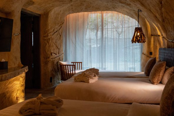 Hotelzimmer in der Tropenwelt "Edenya" im Tierpark Pairi Daiza