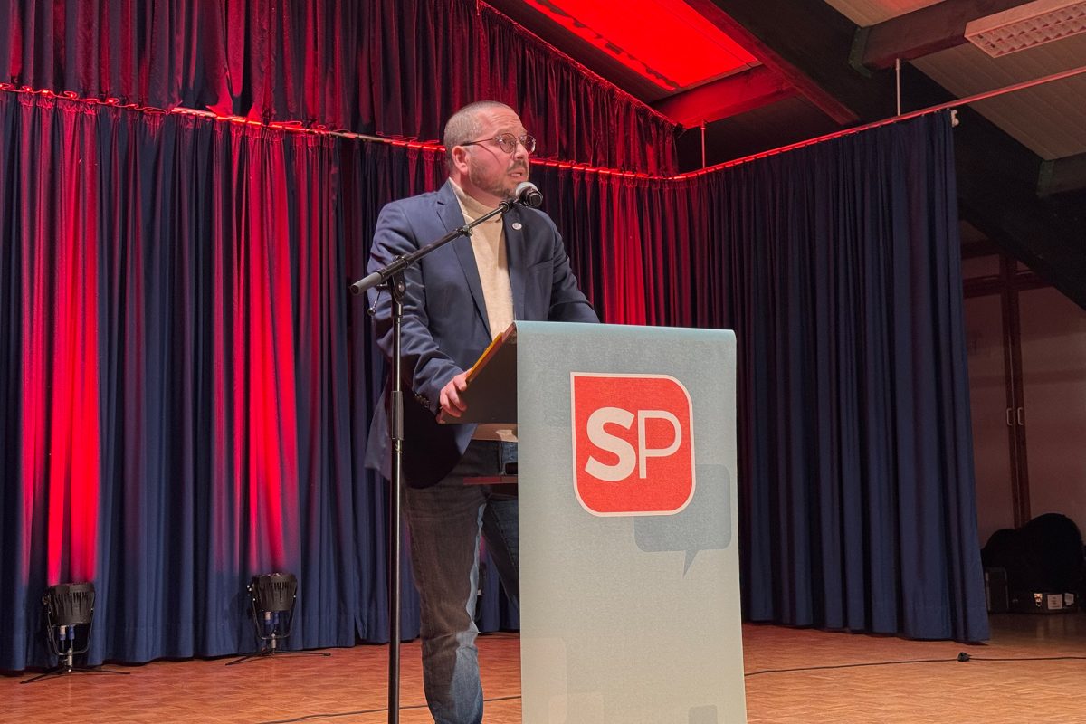 Björn Klinkenberg beim politischen Aschermittwoch der SP Ostbelgien