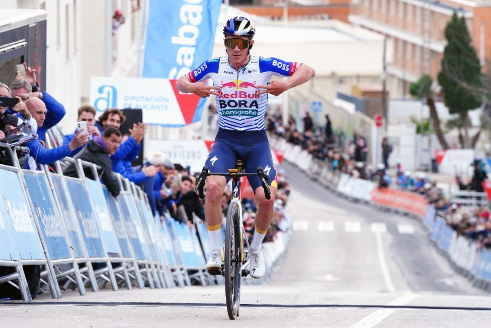 Remco Evenepoel zeigt sich auch bei der Valencia-Rundfahrt siegeshungrig (Bild: Joma Garcia/Belga)