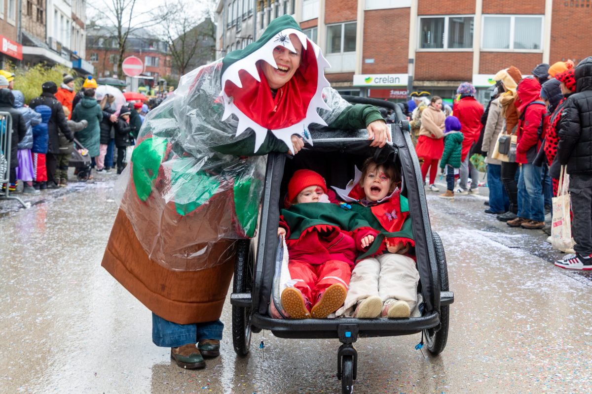 Rosenmontagszug in Eupen