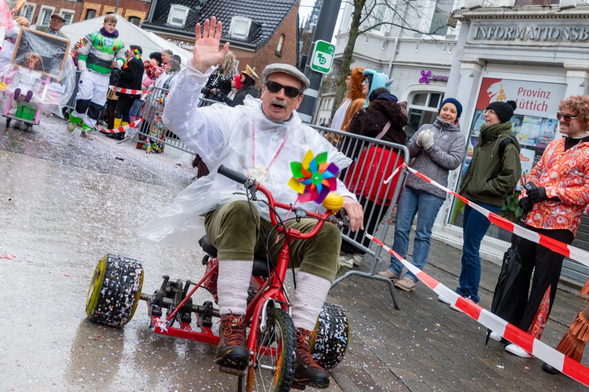 Rosenmontagszug in Eupen