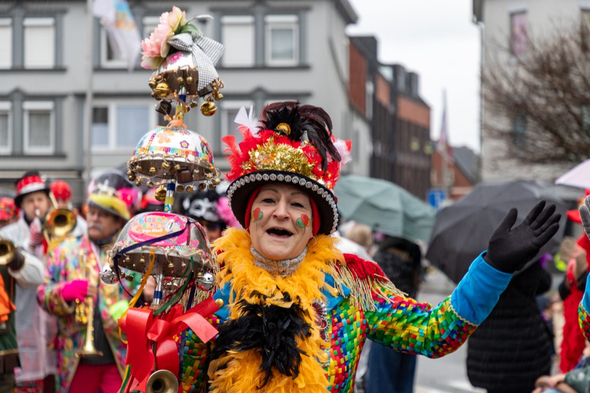Rosenmontagszug in Eupen