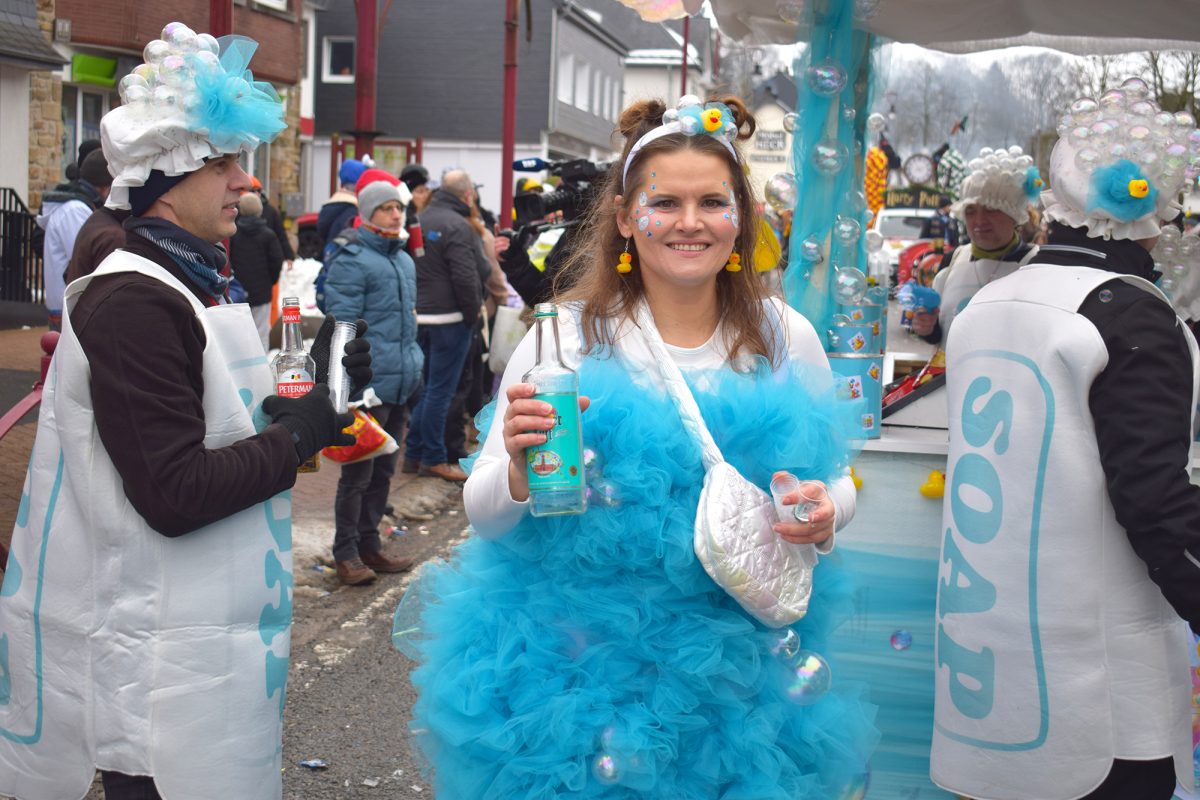 Rosenmontagszug in Büllingen