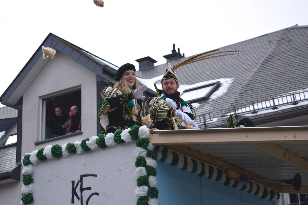 Rosenmontagszug in Büllingen