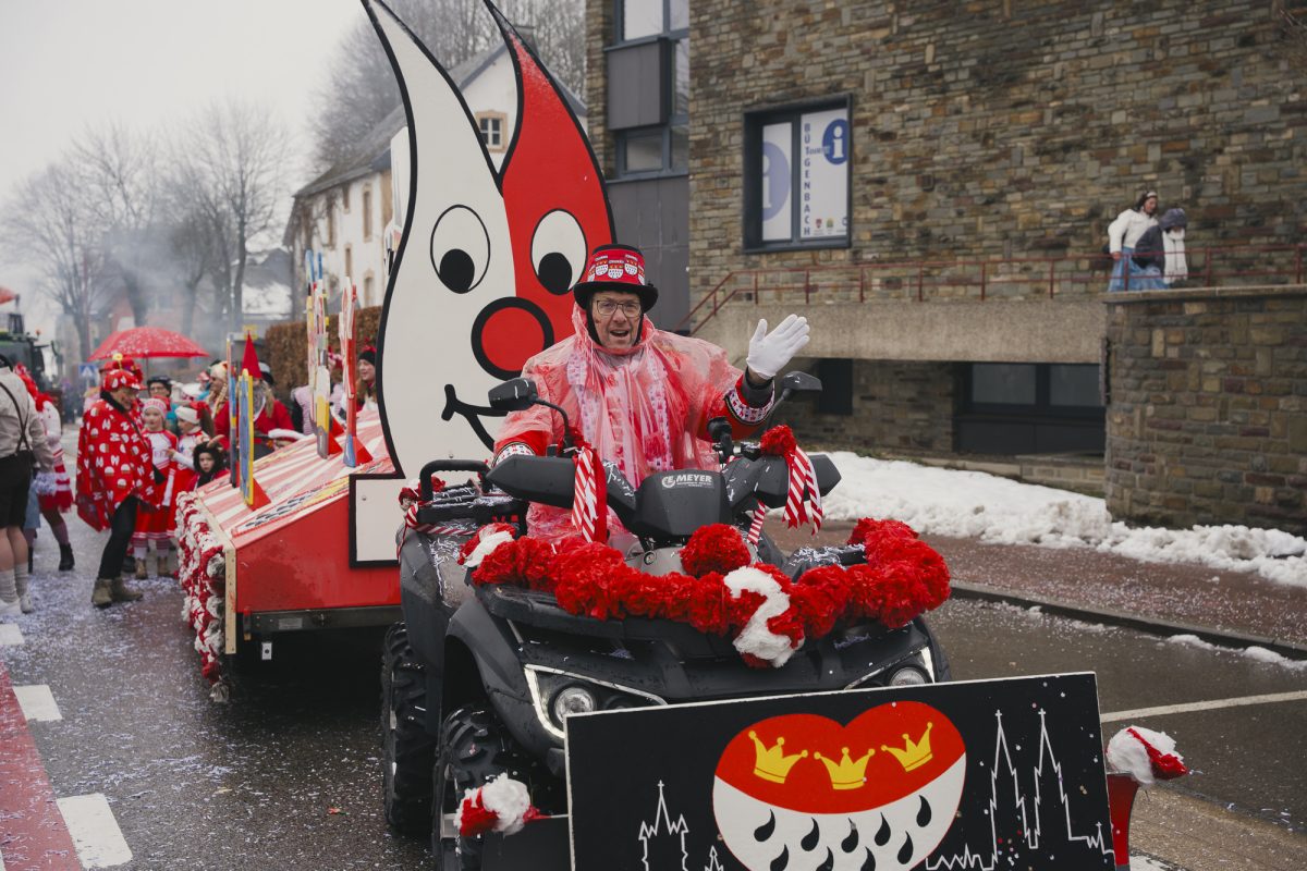 Rosenmontagszug in Bütgenbach 2026