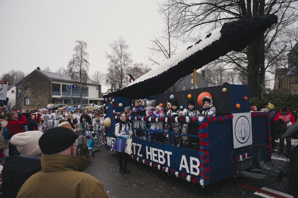 Rosenmontagszug in Bütgenbach 2026