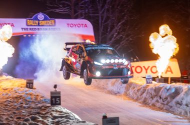 Oliver Solberg/Elliott Edmondson gewinnen die Auftakt-WP der Rallye Schweden