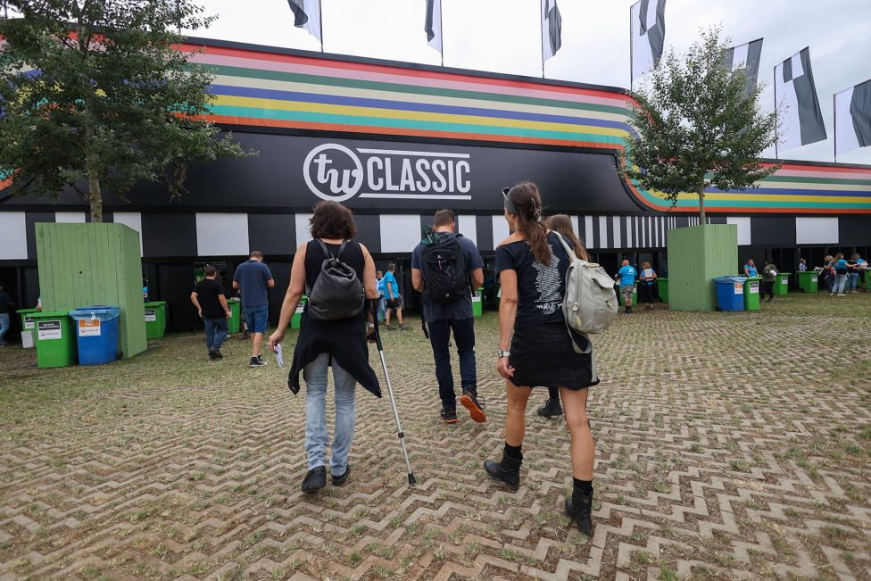 Festivalbesucher auf dem Weg zu TW Classic