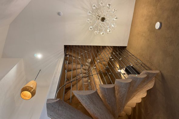 Blick auf Wendeltreppe nach oben