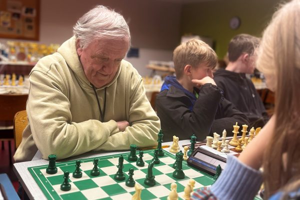 Werner Paulus beim Schachspielen