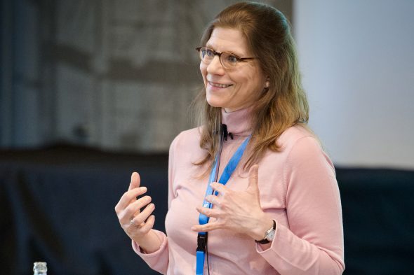 Annette Gerstenberg acker bei der Fachtagung in Trier