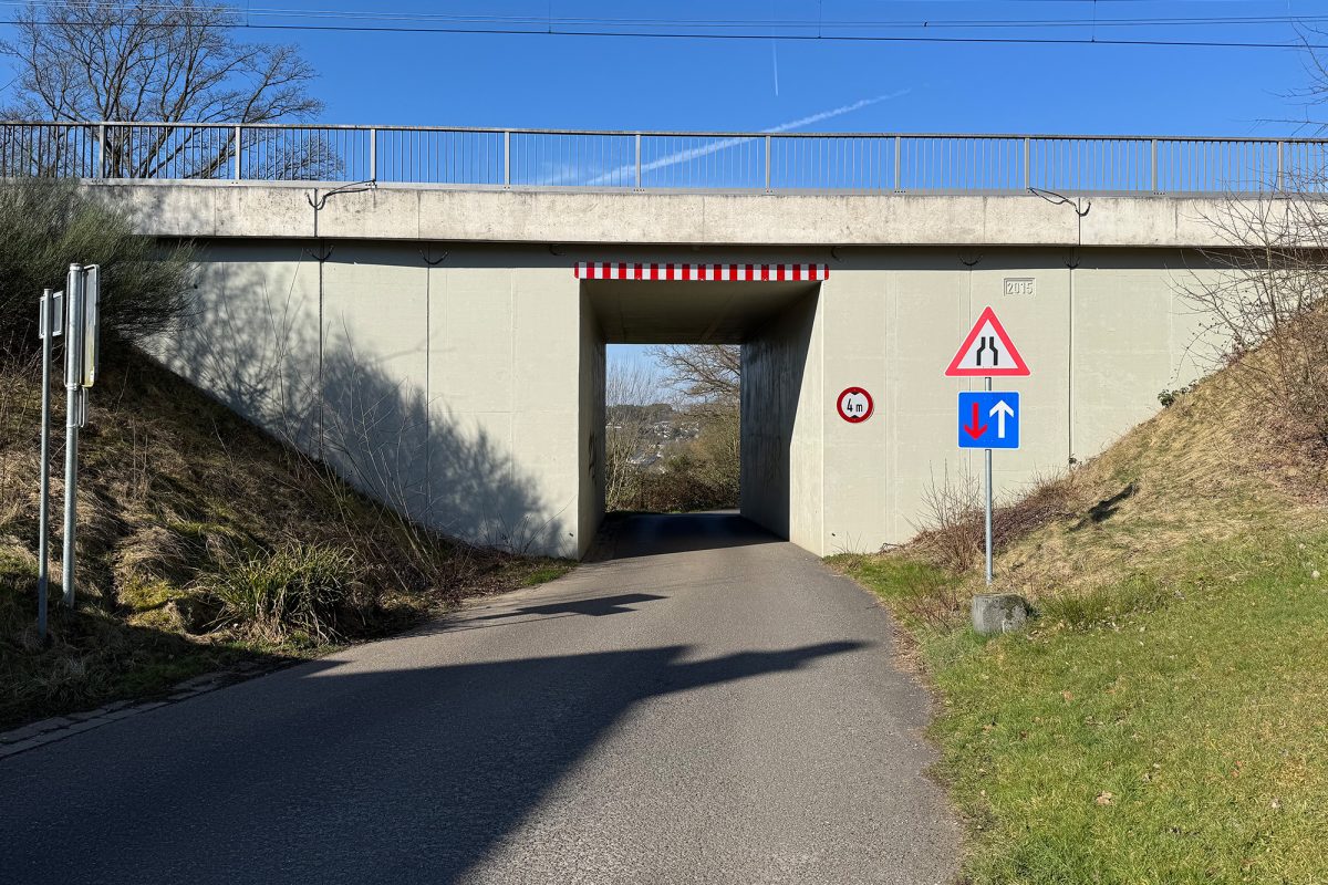 Die Brücke im Kesselweg ist ein Nadelöhr