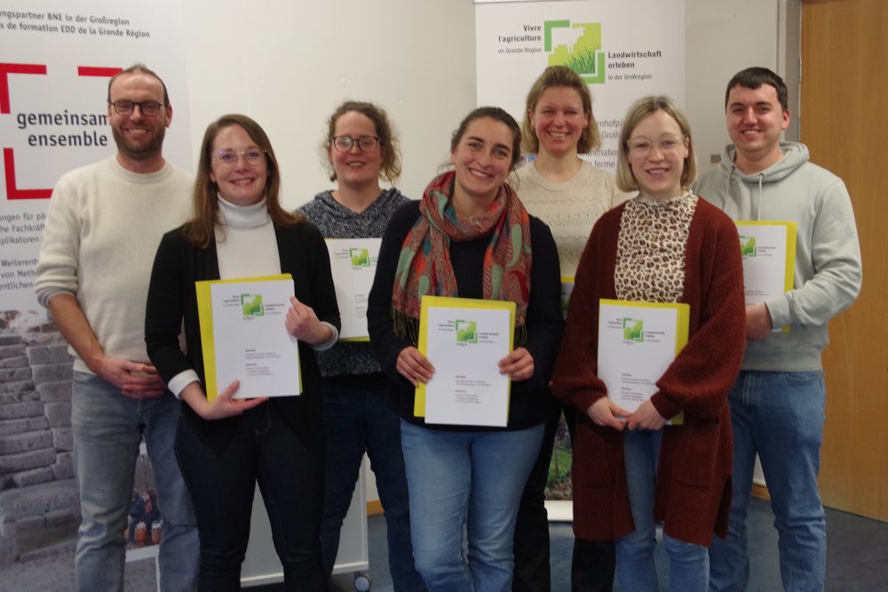 Projektkoordinator Gerd Brüls mit den Absolventen Mandy Schorkops, Juliane Henkes, Anke Filbrich-Küchenberg, Sandra Schommers, Judith Rauw und Gary Jost