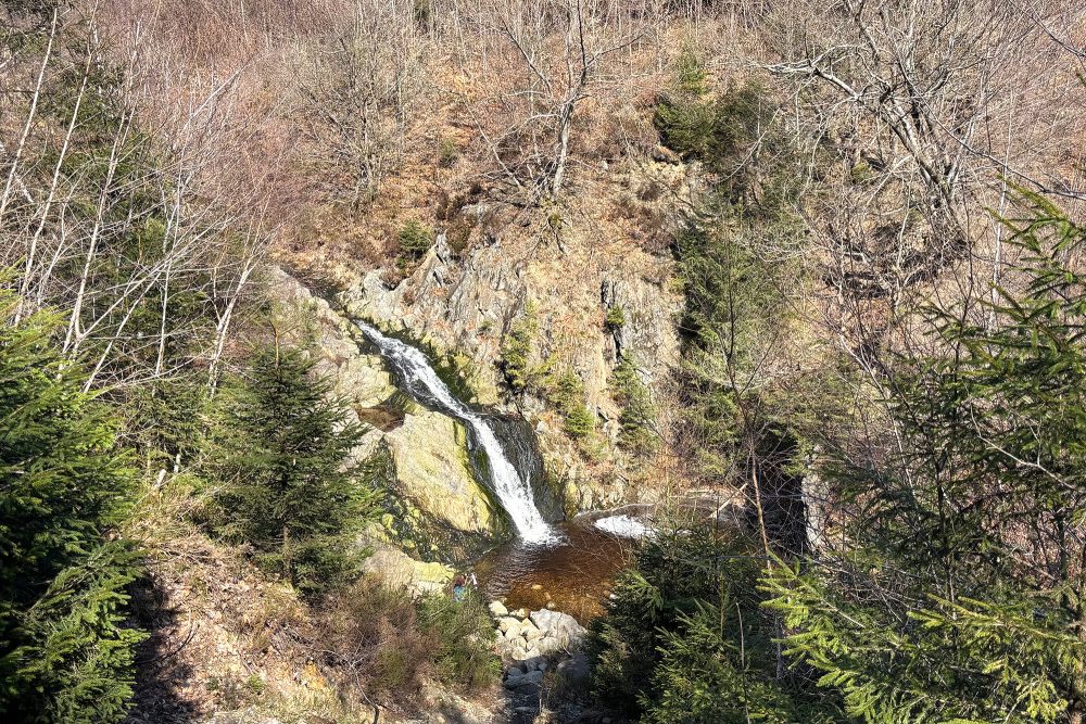 Der Bayehon-Wasserfall in Longfaye