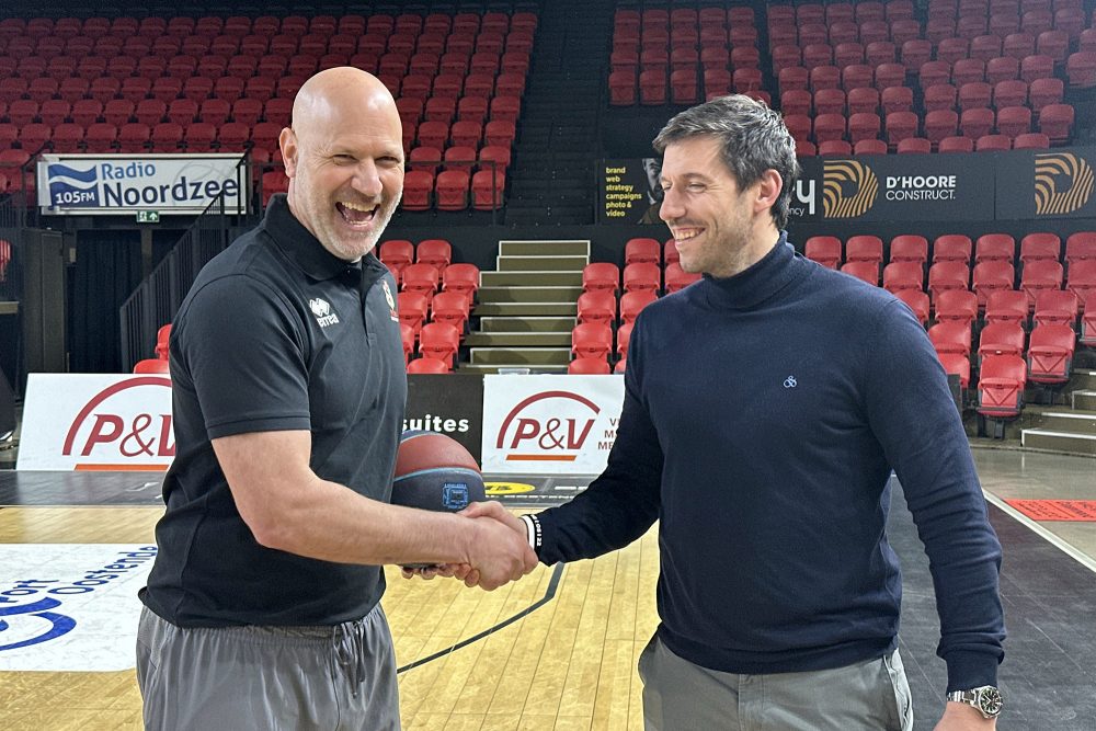 Denis Wucherer und BC Ostende-Manager Sam Van Rossom