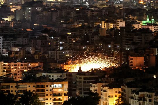 Feuer in Haret Hreik, einem Vorort von Beirut, nach einem israelischen Luftangriff