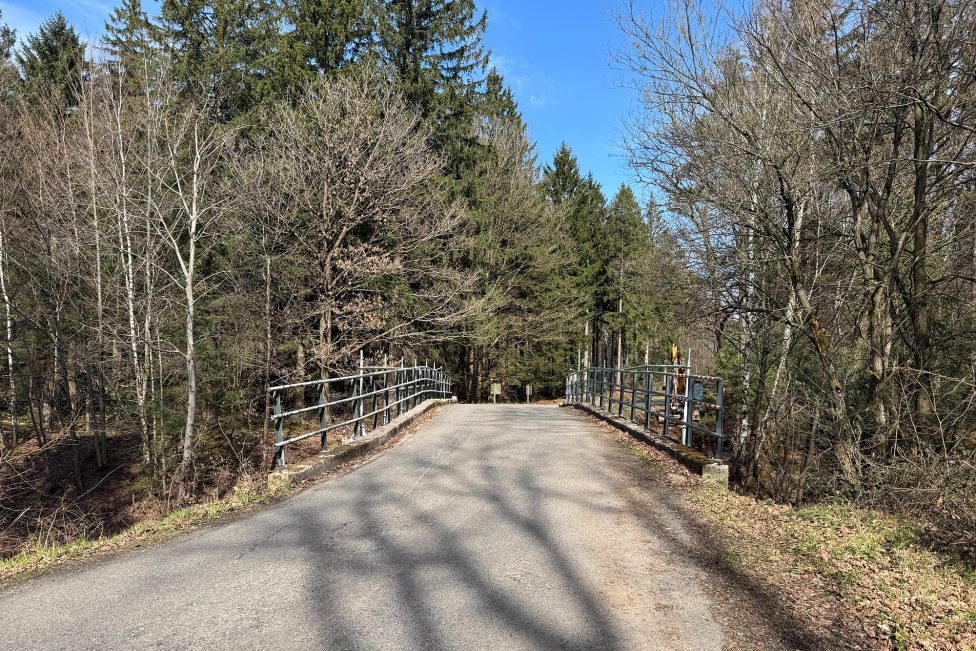 Arbeiten an der Brücke an der Straße "Breite Wege" in Raeren