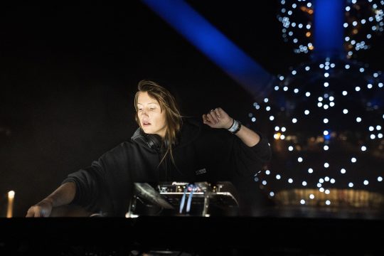 Charlotte de Witte beim Auflegen