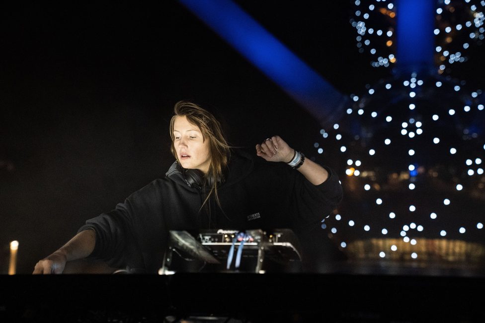 Charlotte de Witte beim Auflegen