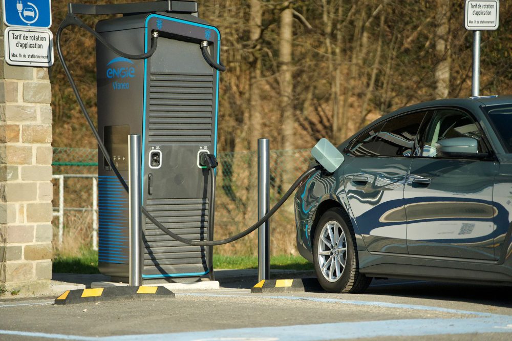 Ladesäule für Elektroautos in Coo