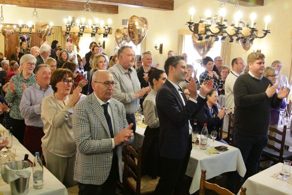 Standing Ovations für Pastor Peter Dries