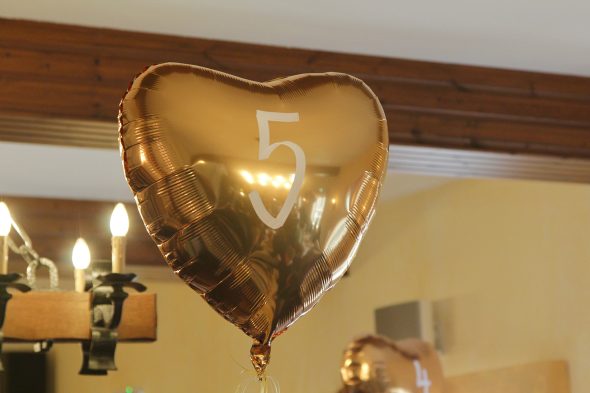 Goldener Luftballon bei der Benefizveranstaltung der VoG "Das Goldene Herz"