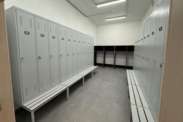 Umkleide mit Schließfächern im neuen Polizeigebäude auf Morsheck