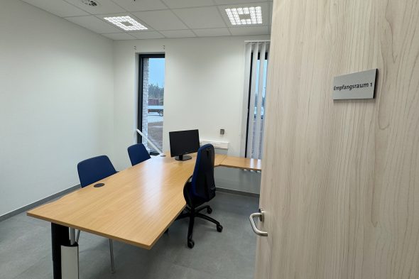 Empfangsraum im neuen Polizeigebäude auf Morsheck