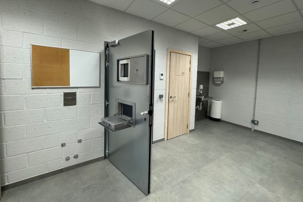 Zelle im neuen Polizeigebäude auf Morsheck