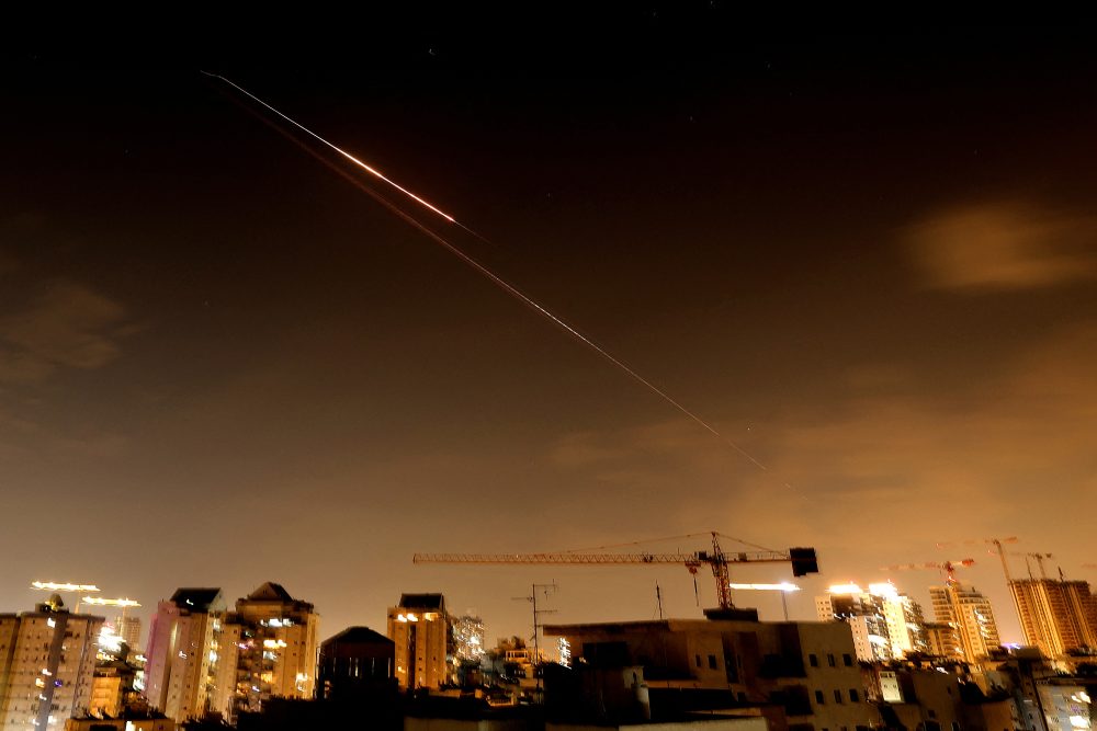 Iranische Rakete über der israelischen Küstenstadt Netanya