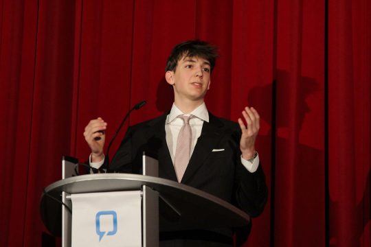 Mathéo Palm gewinnt die Rhetorika 2026