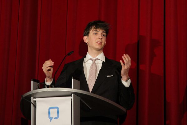 Mathéo Palm gewinnt die Rhetorika 2026