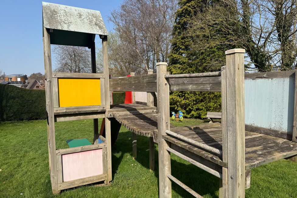 Spielplatz zwischen Bahndamm und Scheidweg