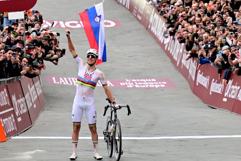 Radsport: Tadej Pogacar gewinnt zum vierten Mal Strade Bianche