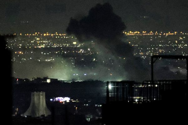 Rauchschwaden über der iranischen Hauptstadt Teheran