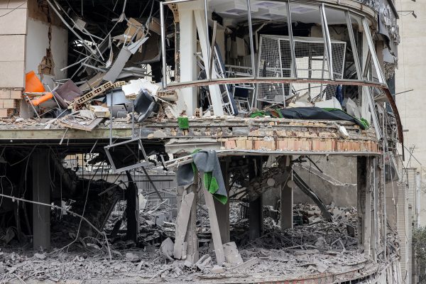 Zerstörungen nach einem Raketenangriff in Teheran