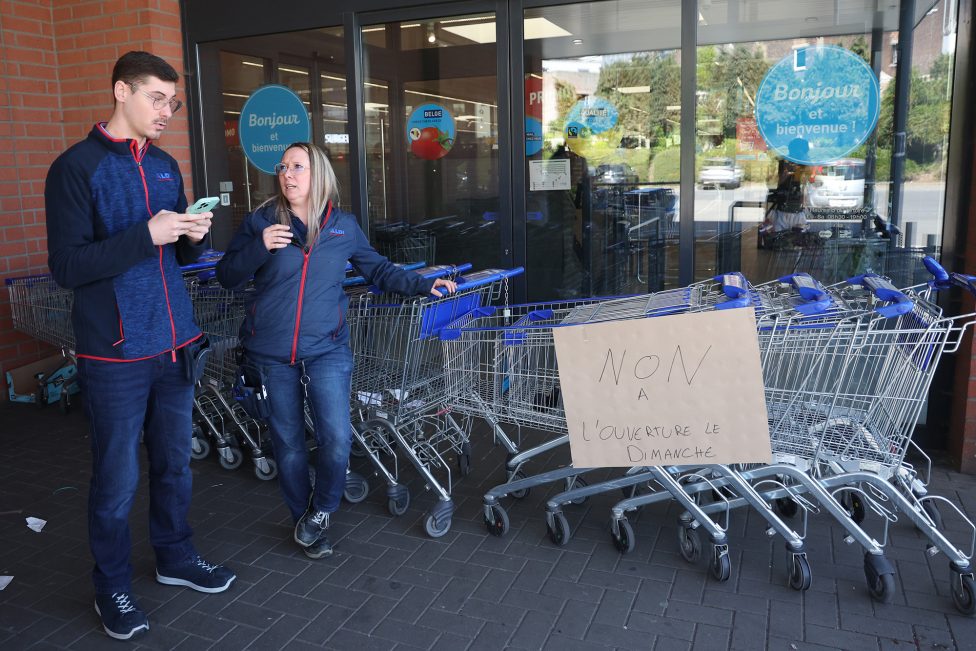 Streikposten vor einem Aldi in Charleroi am Freitag