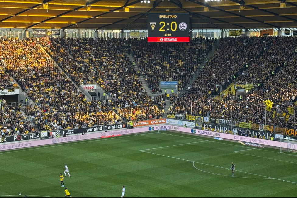 Volles Stadion bei der Alemannia